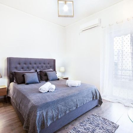 Apartment With Parking Near Medical Center Афины Экстерьер фото