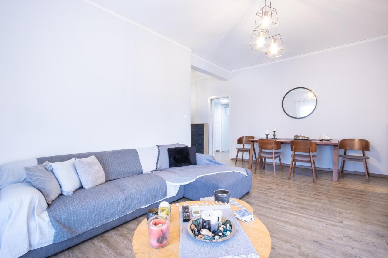 Apartment With Parking Near Medical Center Афины Экстерьер фото