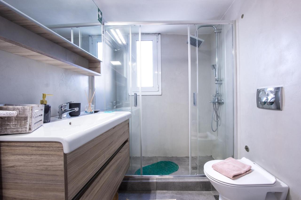 Apartment With Parking Near Medical Center Афины Экстерьер фото