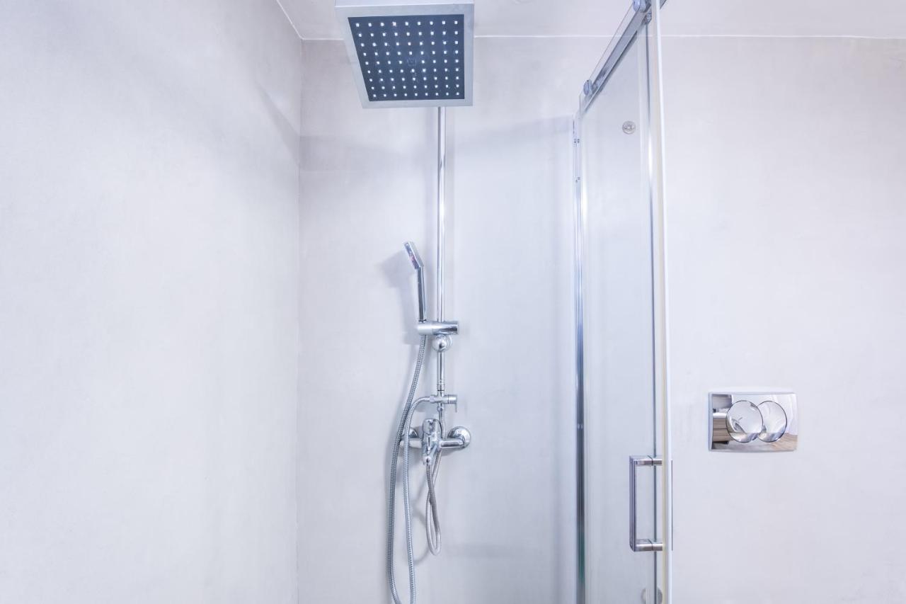 Apartment With Parking Near Medical Center Афины Экстерьер фото